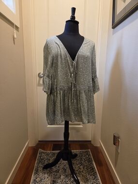 Thread & Clover Floral Tie-Front Sage V-Neck Peasant Tunic